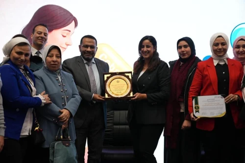 في إطار حرص وزارة الصحة والسكان على دعم التميز وتحفيز الجهود المخلصة، تم تكريم المحافظات الأعلى تحقيقًا لمعدلات الإنجاز في حملة “100 يوم صحة” في عامها الثالث على التوالي 2025، تقديرًا لما بذل